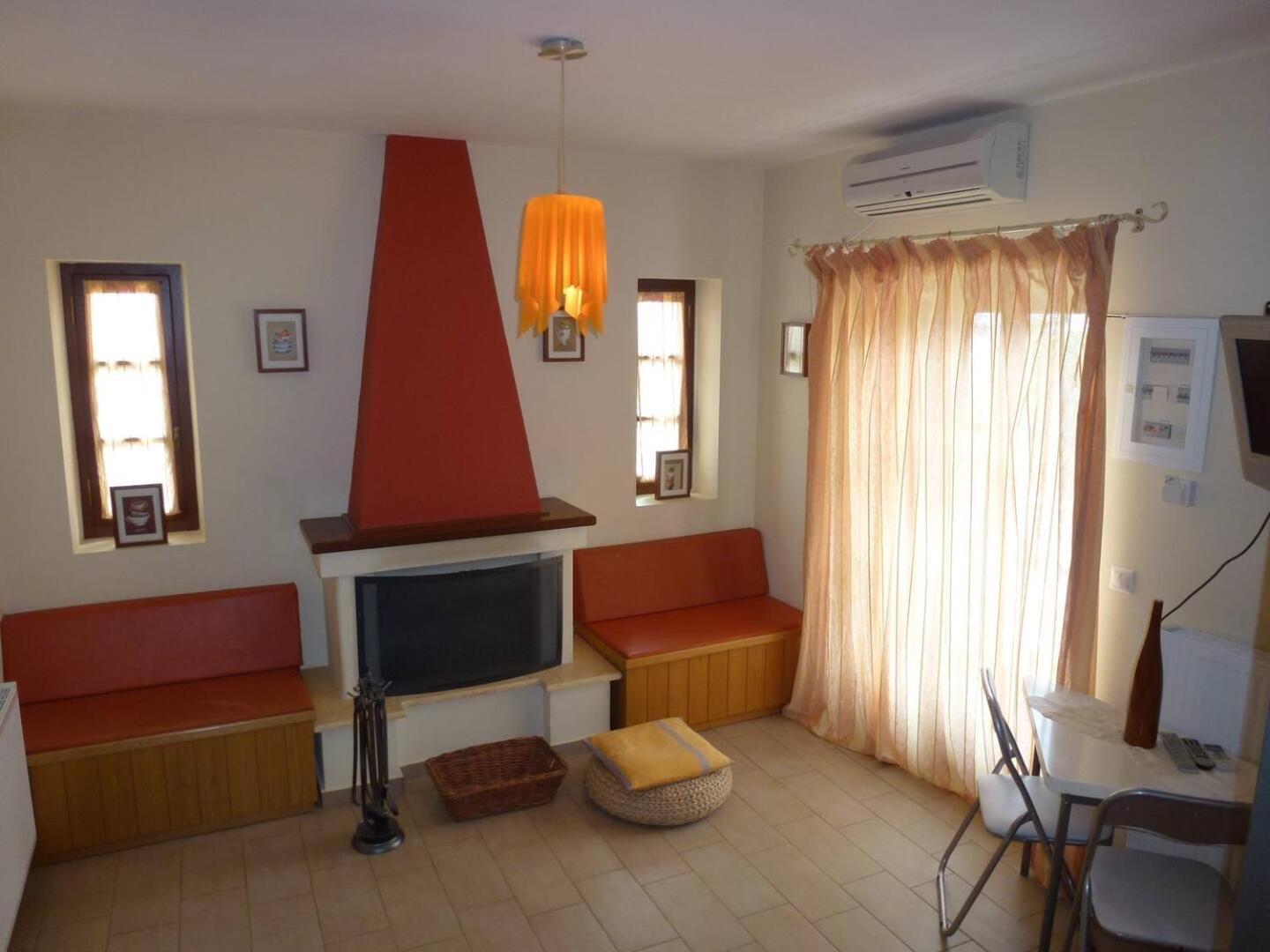 Karantonis House Apartment Leonidio Exterior photo