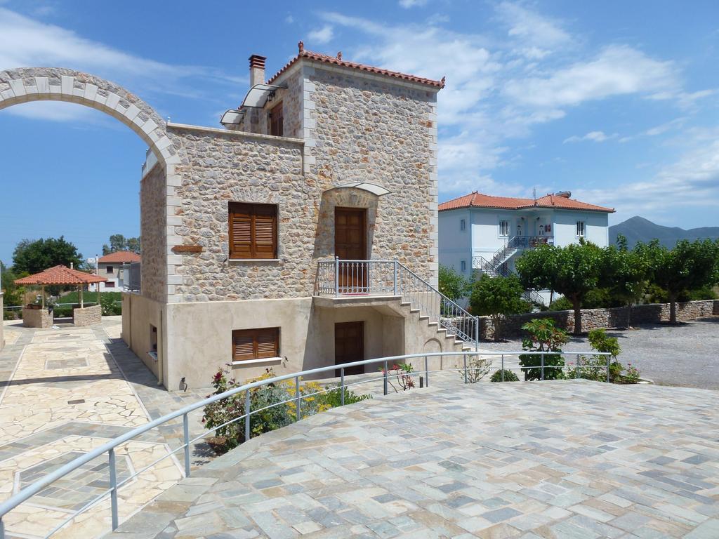 Karantonis House Apartment Leonidio Exterior photo